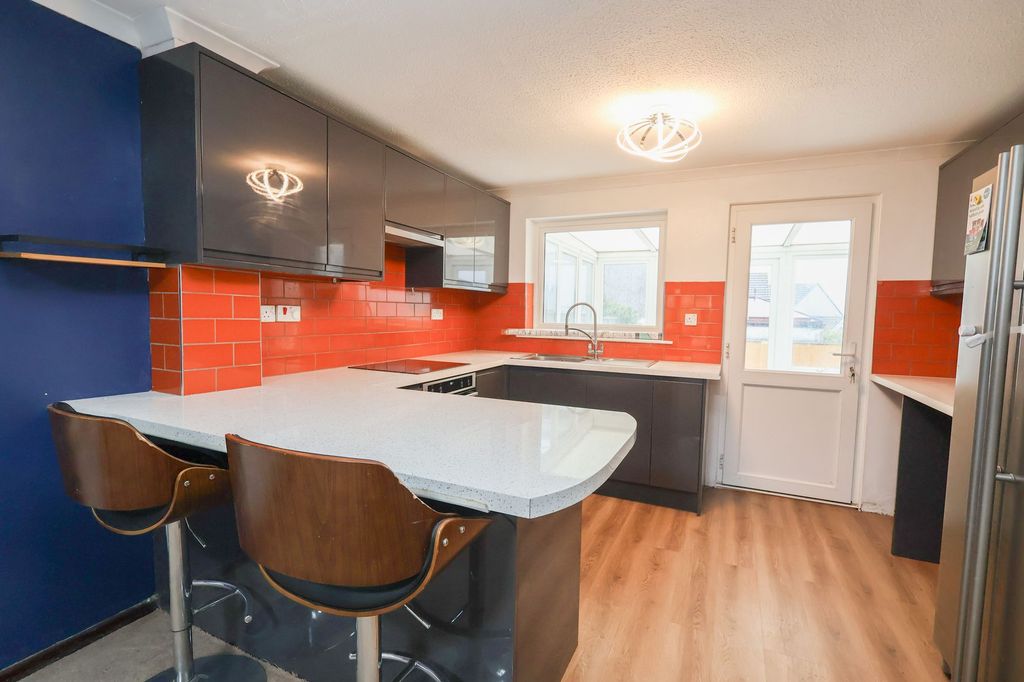 Property photo 2 of 16 Kitchen