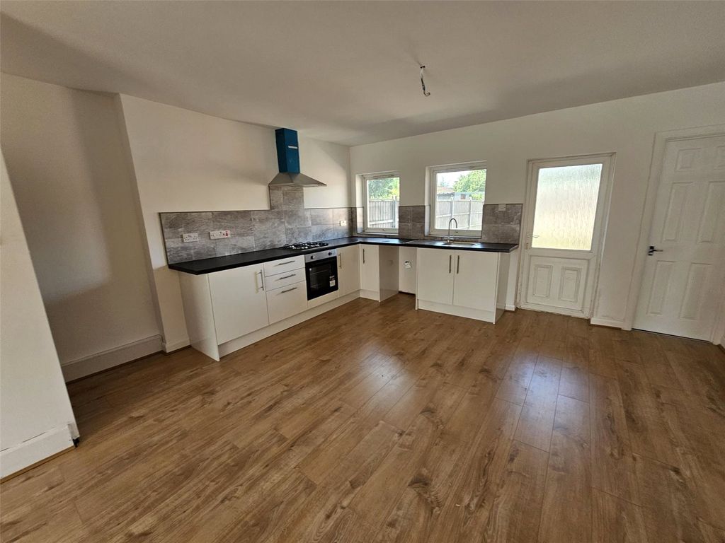 Property photo 3 of 11 Picture No. 05