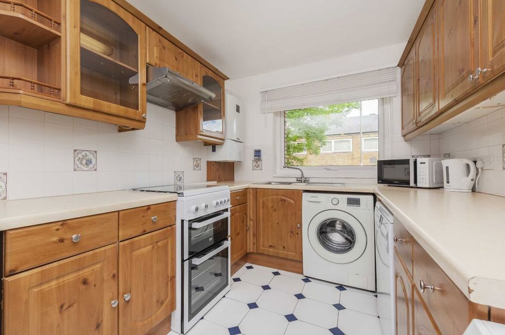 Property photo 2 of 5