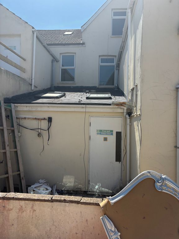 Property photo 3 of 27