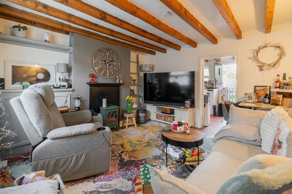 Property photo 2 of 17
