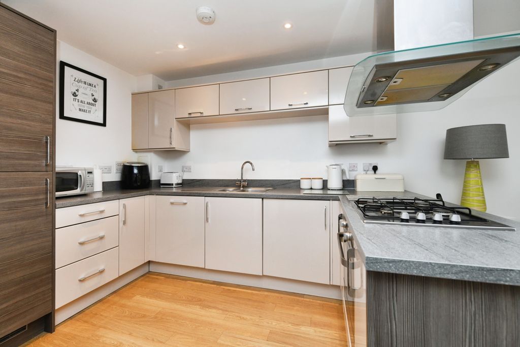 Property photo 3 of 15 Kitchen