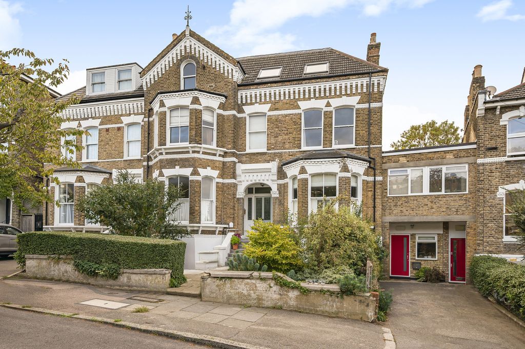 Property photo 1 of 11