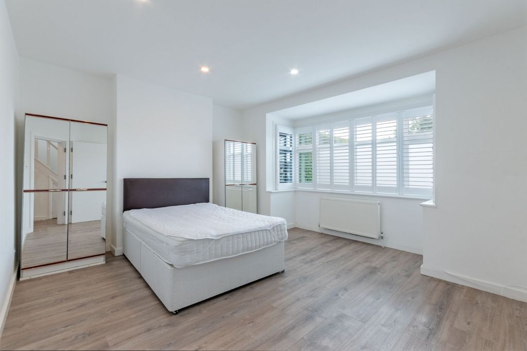 Property photo 3 of 26 Picture No. 40