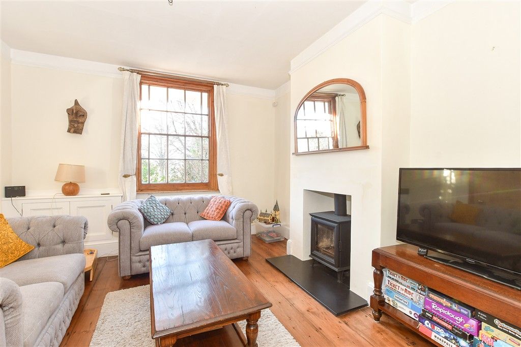 Property photo 2 of 19 Lounge