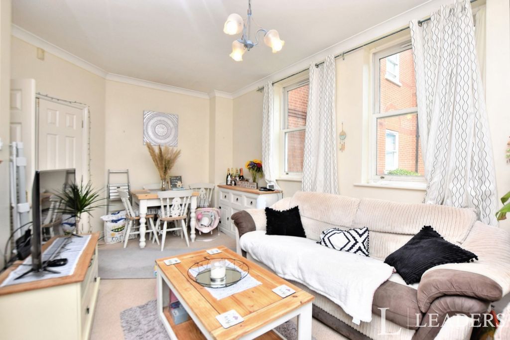 Property photo 3 of 10 Pbox-Img.Jpg