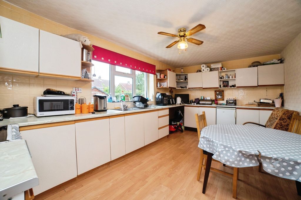 Property photo 2 of 17 Photo