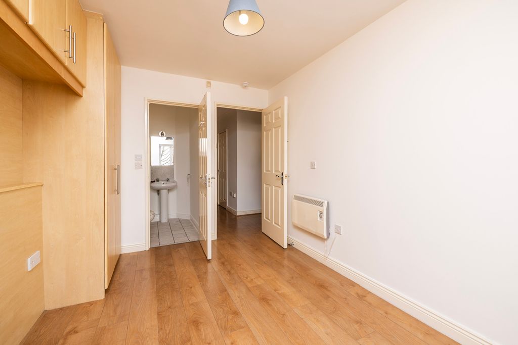 Property photo 3 of 20