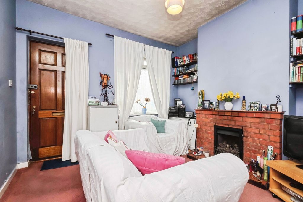 Property photo 2 of 12 Pbox-Img.Jpg