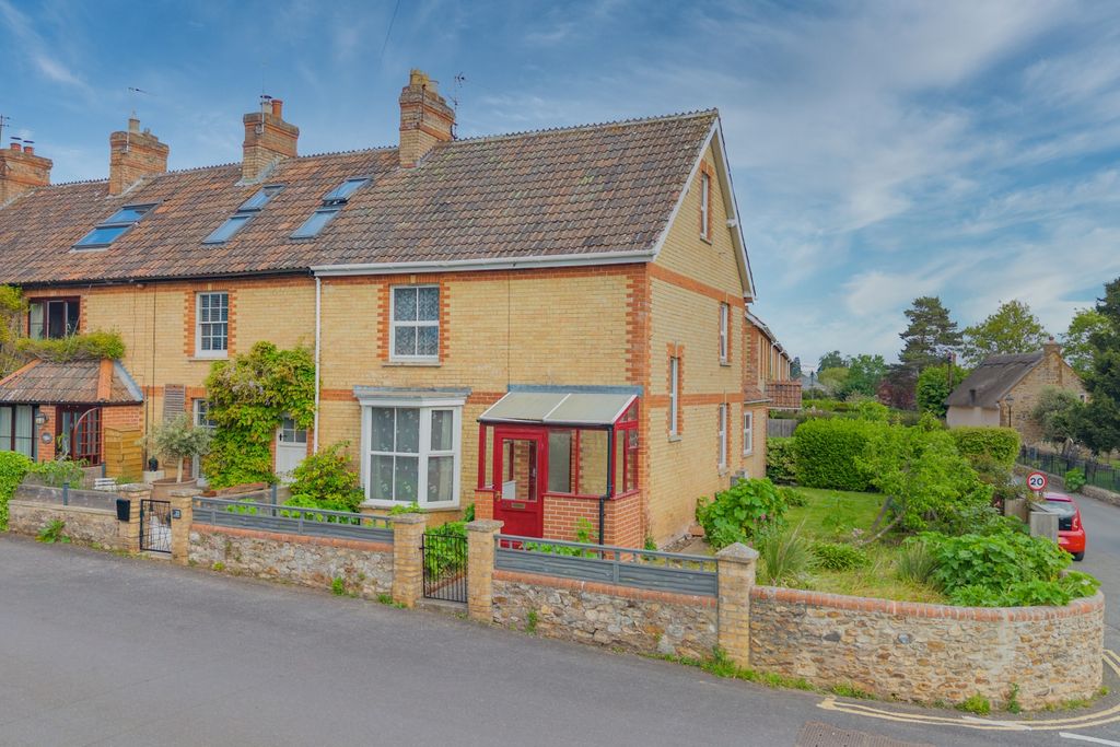 Property photo 1 of 21 Ewemove Taunton Church Road (1)