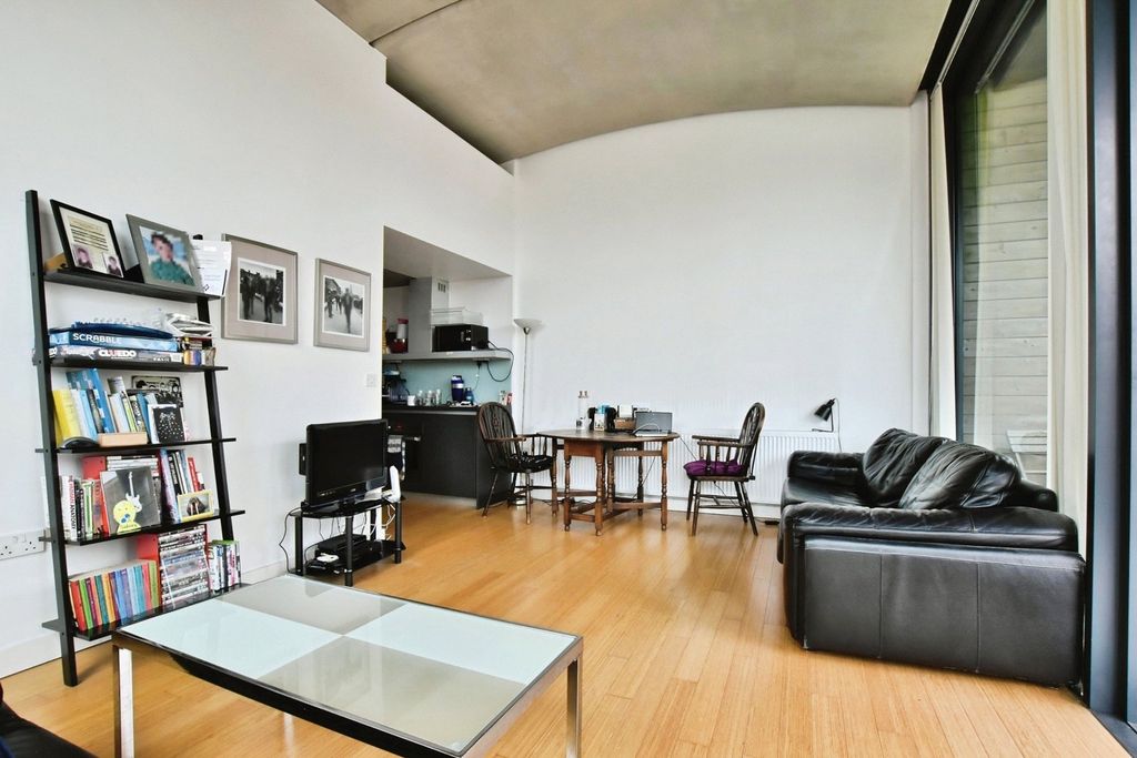 Property photo 2 of 16 Picture No. 02