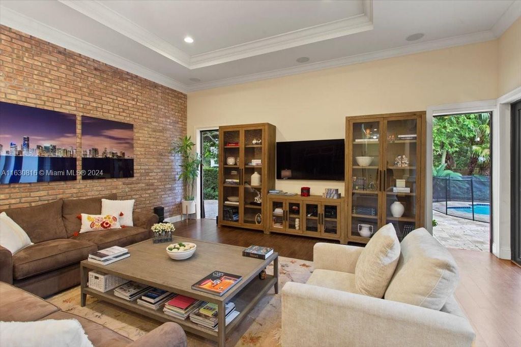 Property photo 3 of 12 <Alttext/>