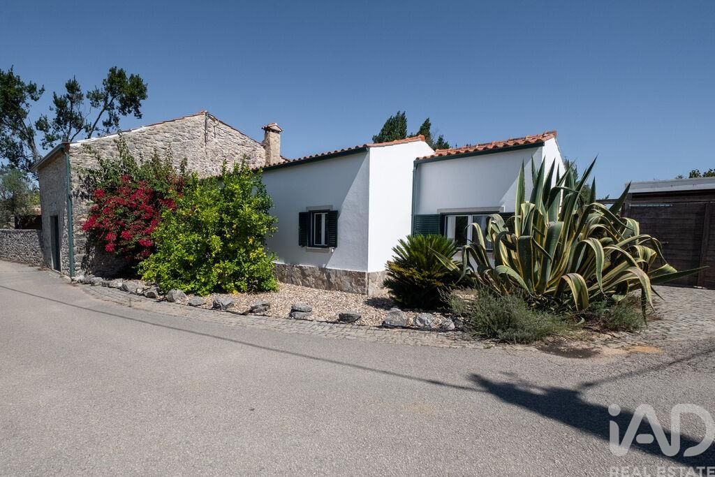 Property photo 2 of 40