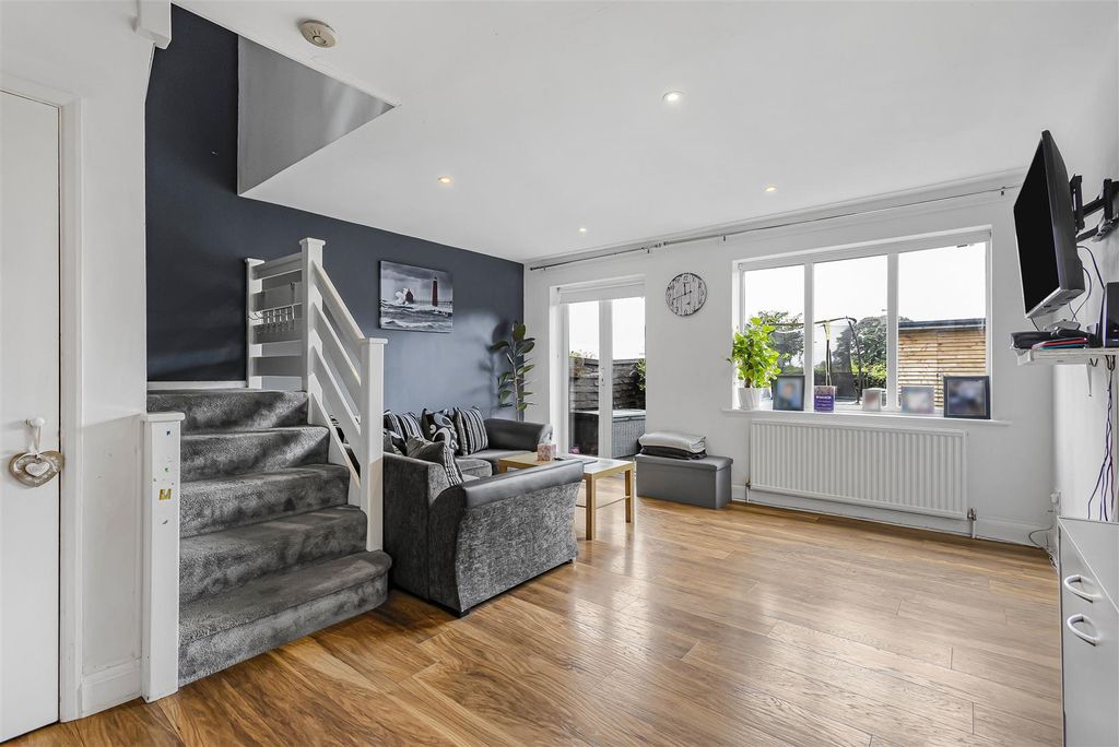 Property photo 2 of 18 17_39678.Jpg