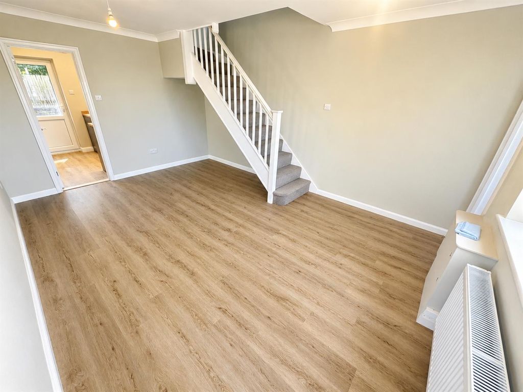 Property photo 3 of 6 Lounge Sf.Png