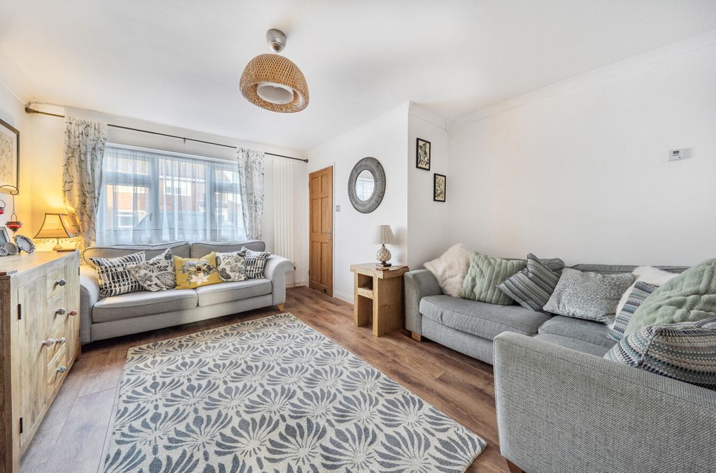 Property photo 2 of 22 138719511693c4Afbe111d