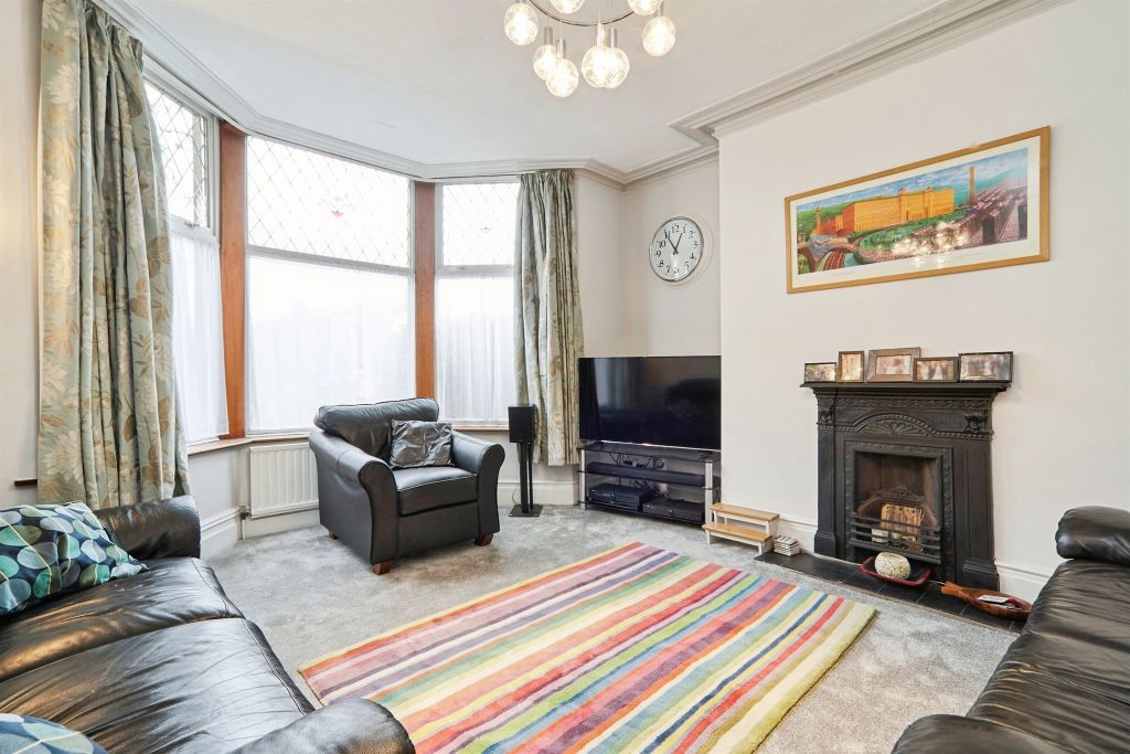 Property photo 2 of 17