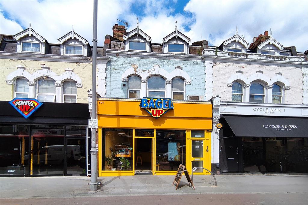 Property photo 1 of 13 Flat 2 597 Lea Bridge Road-13.Jpg