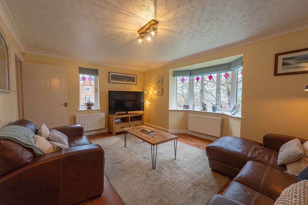 Property photo 3 of 47