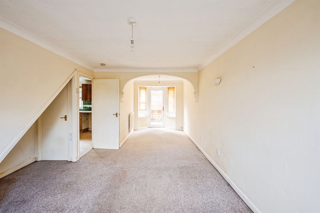 Property photo 2 of 13