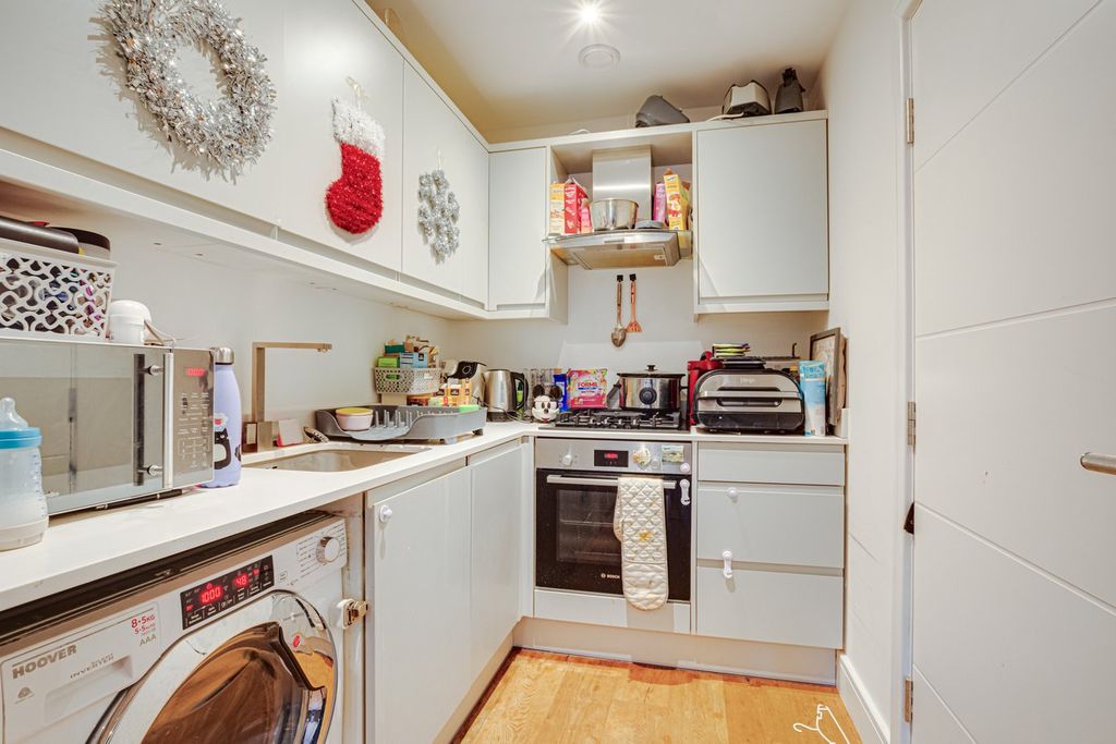 Property photo 3 of 6