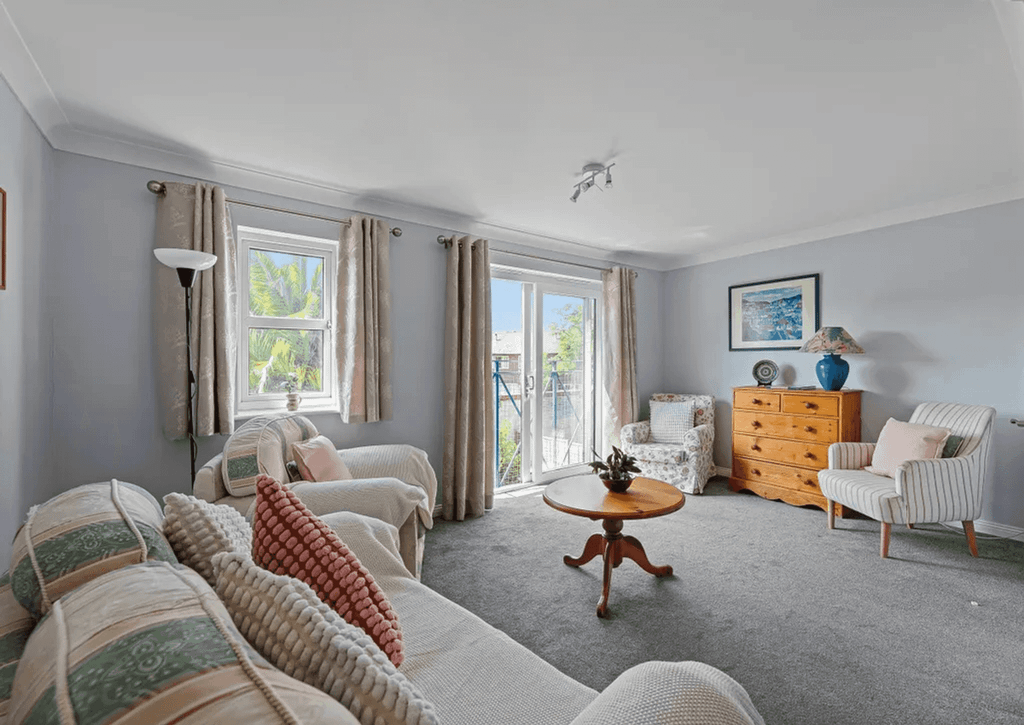 Property photo 1 of 10
