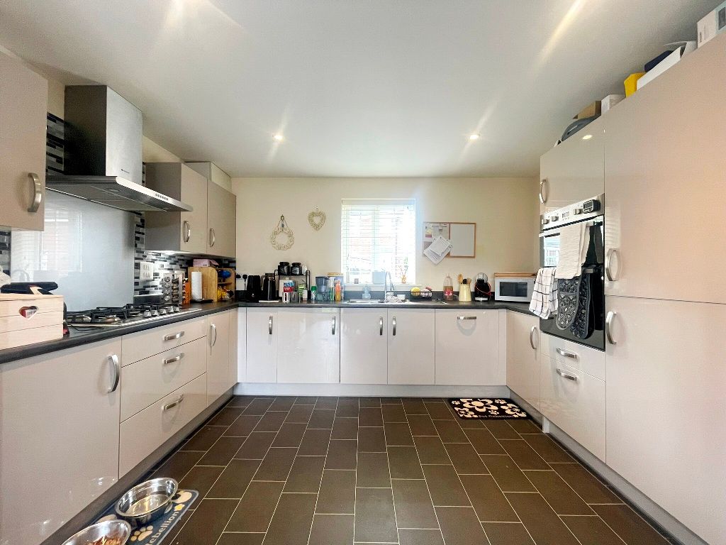 Property photo 3 of 15 Kitchen