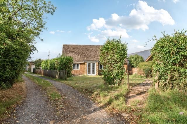 Property photo 3 of 19 External View
