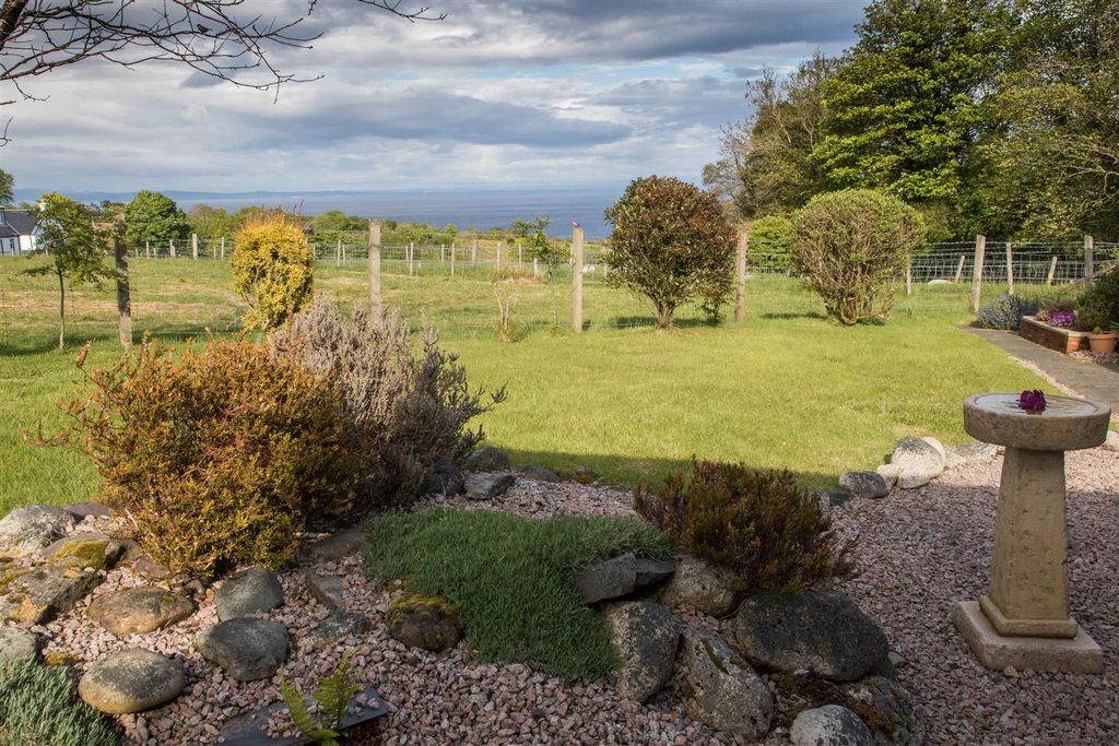 Property photo 2 of 47 Garden View