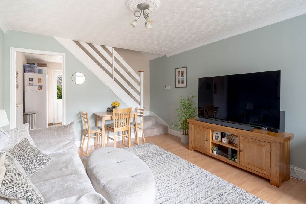 Property photo 2 of 11