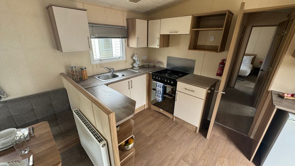 Property photo 1 of 6 Car0020100 - Static Caravan