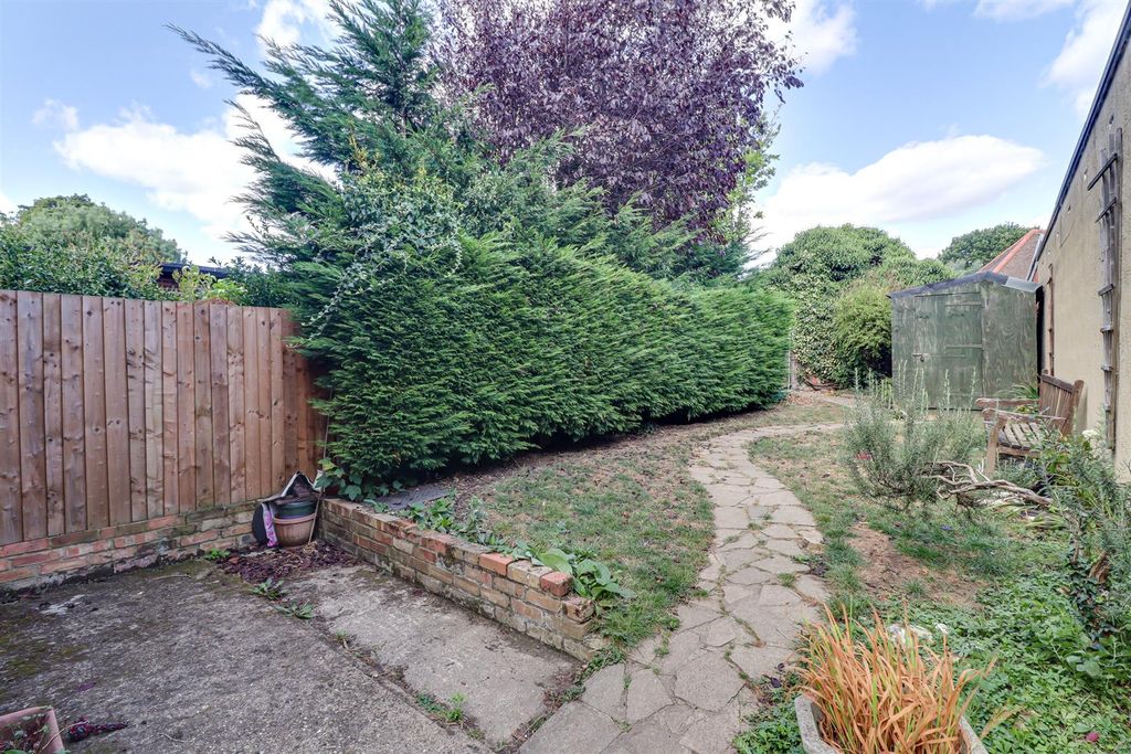 Property photo 2 of 9