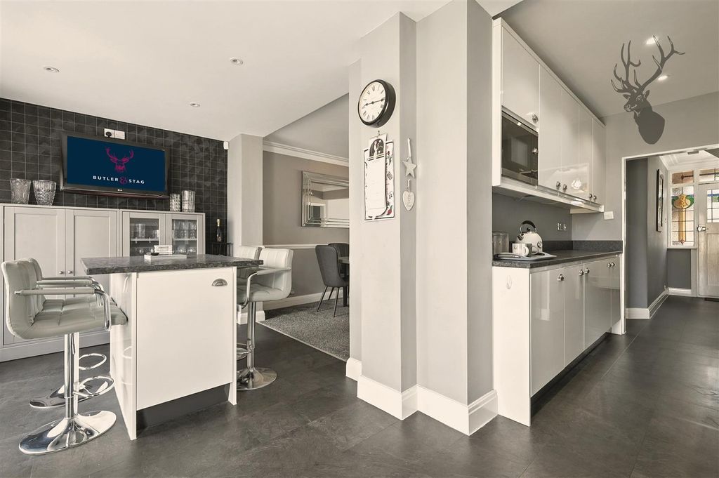 Property photo 3 of 29