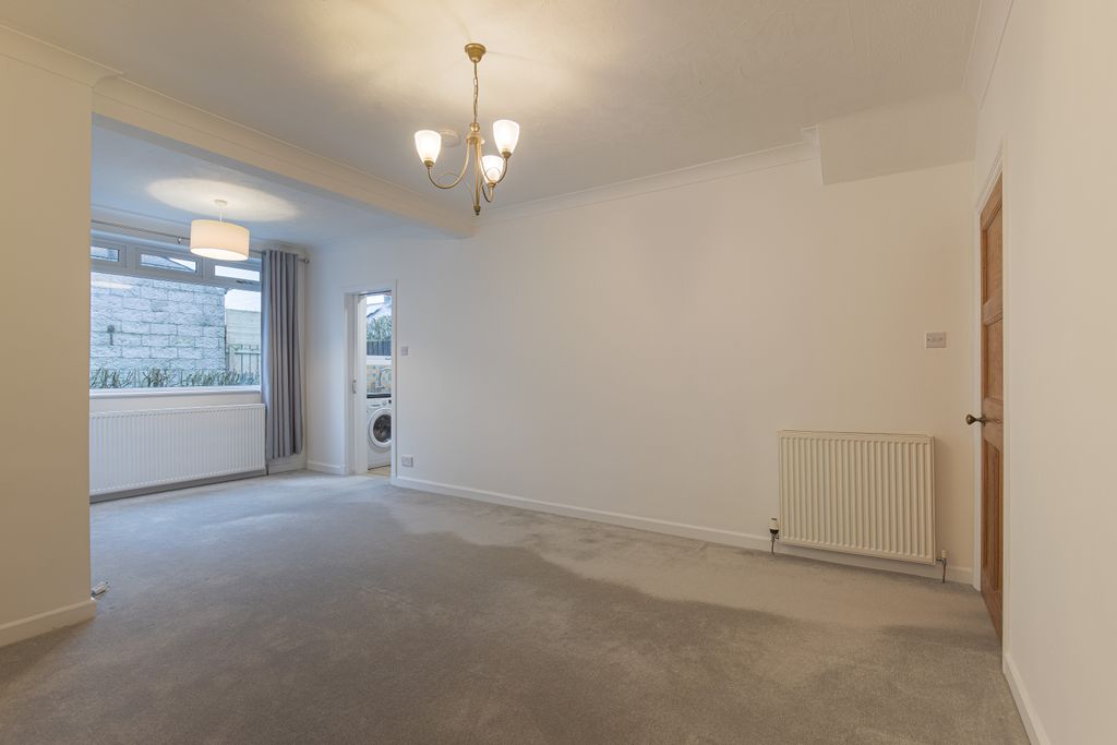 Property photo 2 of 13 Livingroomangle2