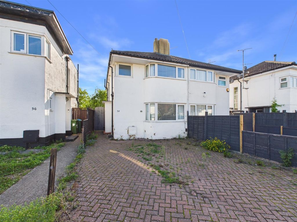 Property photo 1 of 12 Cam03851G0-Pr0059-Still014.Jpg