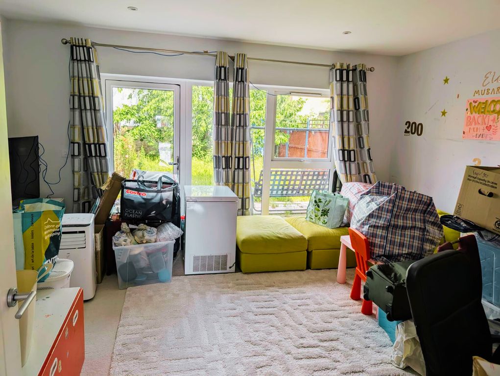 Property photo 2 of 8
