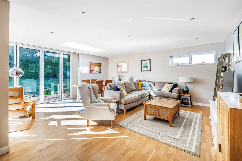 Property photo 2 of 20 .The-Lorne-3.Jpg