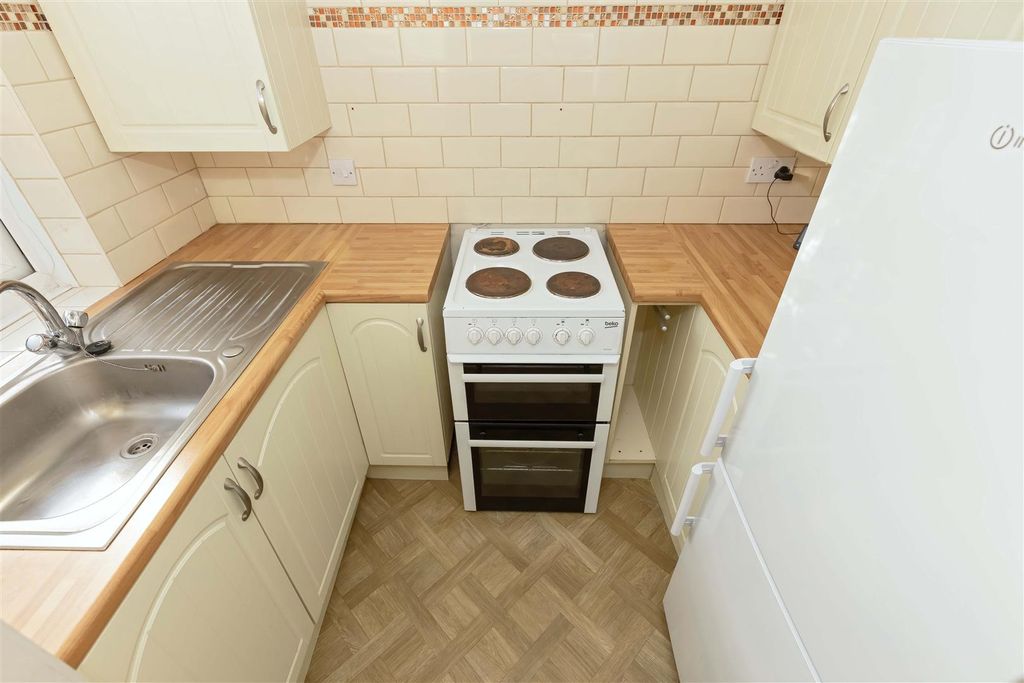 Property photo 2 of 11 Gainsborough_4.Jpg