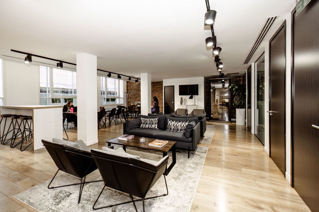 Property photo 3 of 21 Photo 12