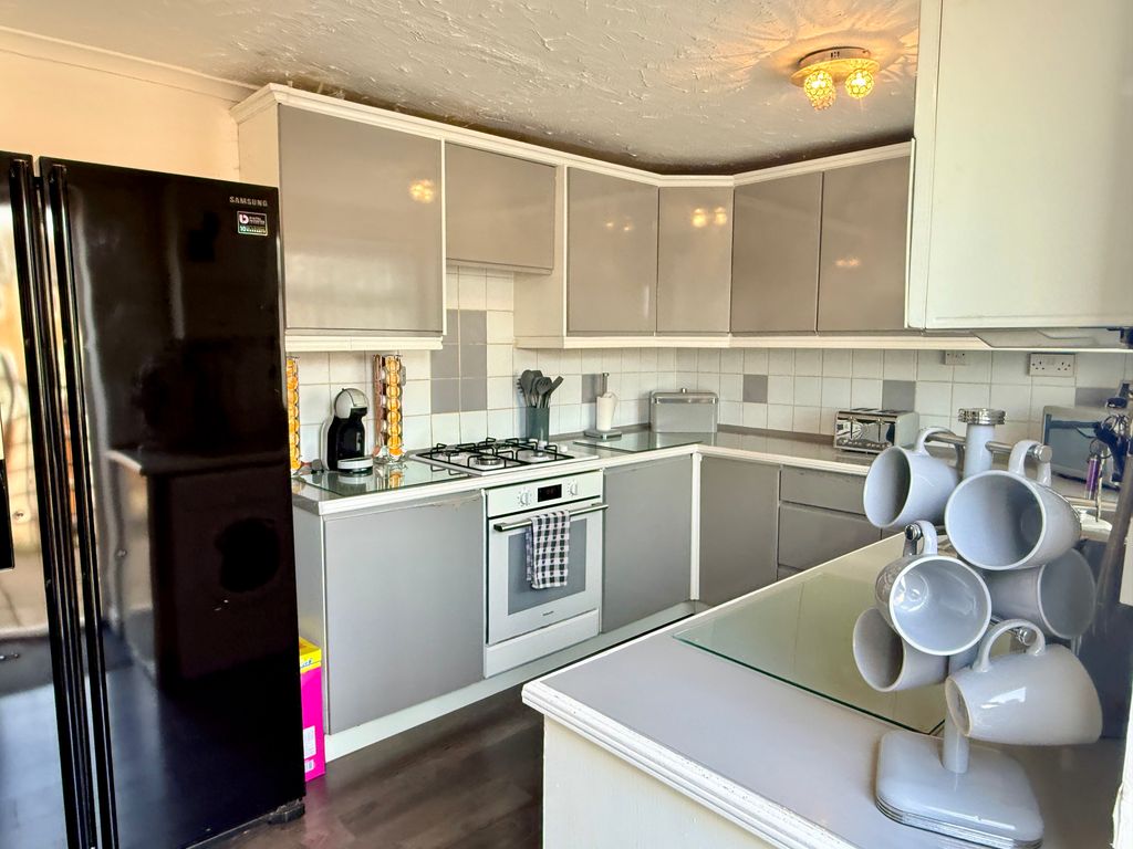 Property photo 2 of 14 Kitchen/ Diner