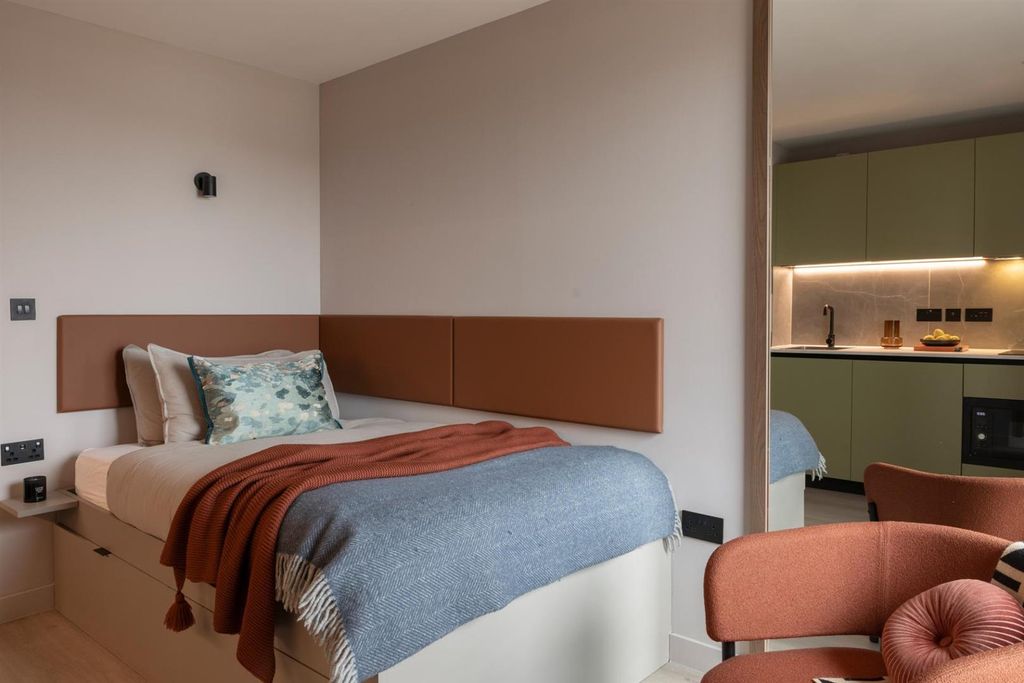 Property photo 2 of 34 9198690.Jpg