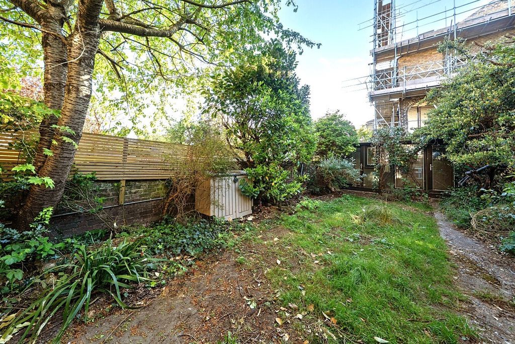 Property photo 3 of 8 Picture No. 23