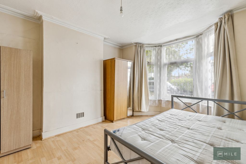 Property photo 2 of 11 1-W