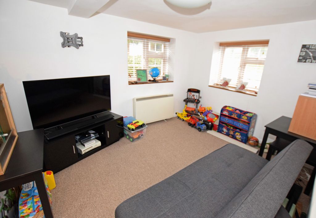 Property photo 2 of 6 Photo 5