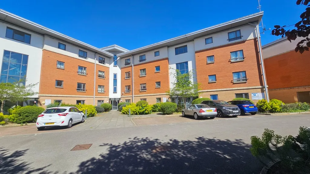 Apartment in Northampton NN4, Far Cotton and Delapre - More