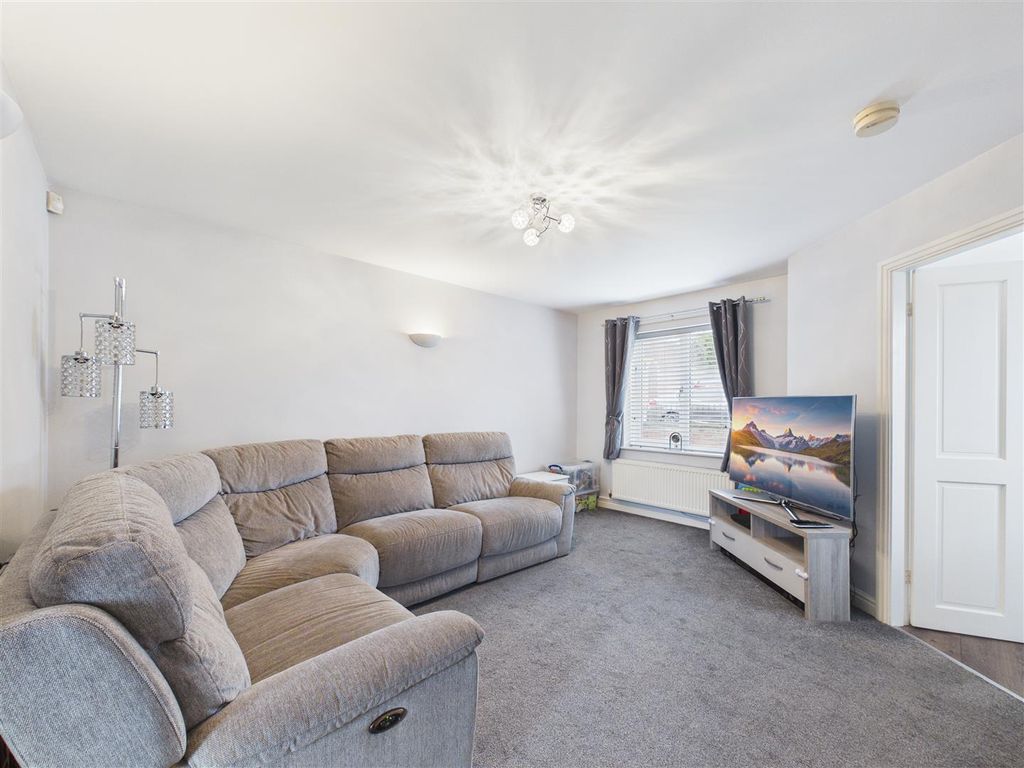 Property photo 2 of 14 Cam05207G0-Pr0089-Still006.Jpg