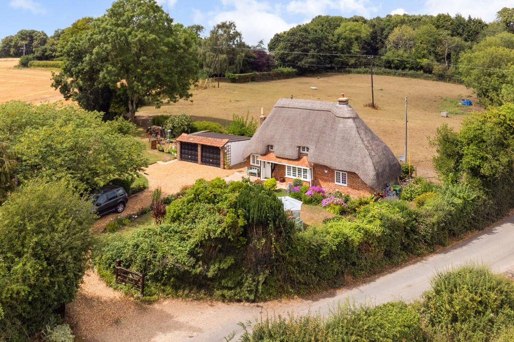 Property photo 1 of 23 95836_Mill-Lane-Cottage-East-Winterslow  (2).Jpg