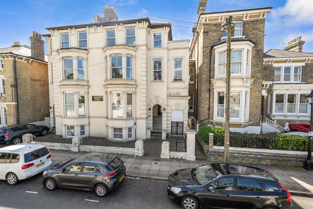 Property photo 1 of 18 1446212-17-69E220408F5Bd.Jpg