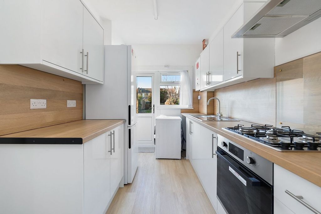 Property photo 3 of 29