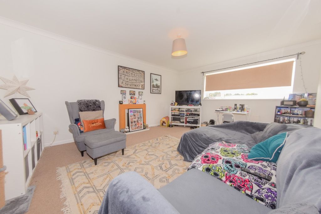 Property photo 3 of 19